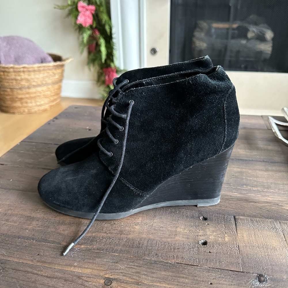 Franco Sarto weston suede booties